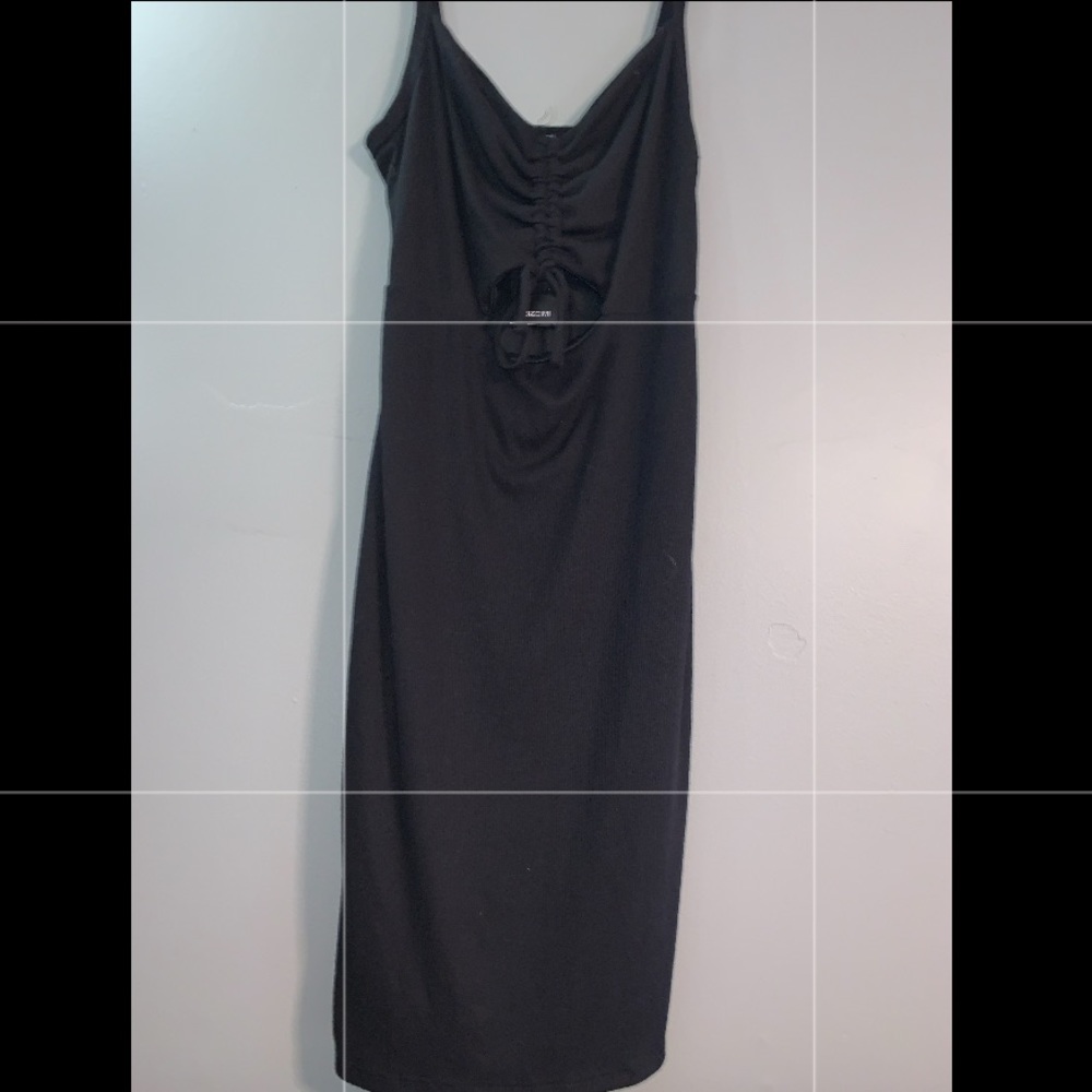 Comfortable fabric//fits medium//tight on large!